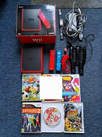 Nintendo wii mini met 2 controllers 4 games en meer  beschikbaar voor biedingen