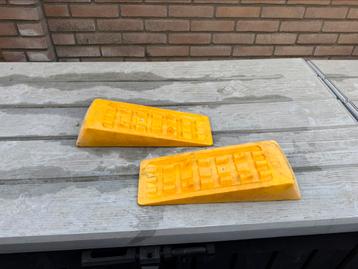 Levellaar (wiggen) voor je camper uit te balanceren.(lijnen) beschikbaar voor biedingen