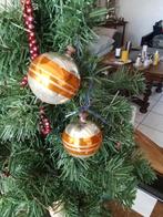 te koop 2 mooie oude glazen kerstballen zilver oranje, Diversen, Ophalen of Verzenden, Gebruikt
