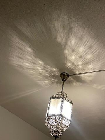 Arabische lamp beschikbaar voor biedingen
