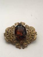 Oude vintage Tjechchis broche goudkleurig met bruine steen, Overige materialen, 4 tot 7 cm, Gebruikt, Ophalen of Verzenden