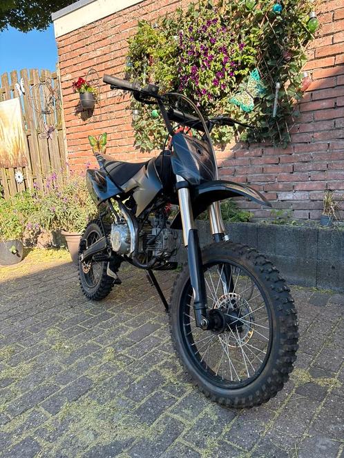 Apollo 125cc grote  crosser”opknapper” 90cm hoog, Fietsen en Brommers, Brommers | Crossbrommers, Gebruikt, Overige merken, Ophalen