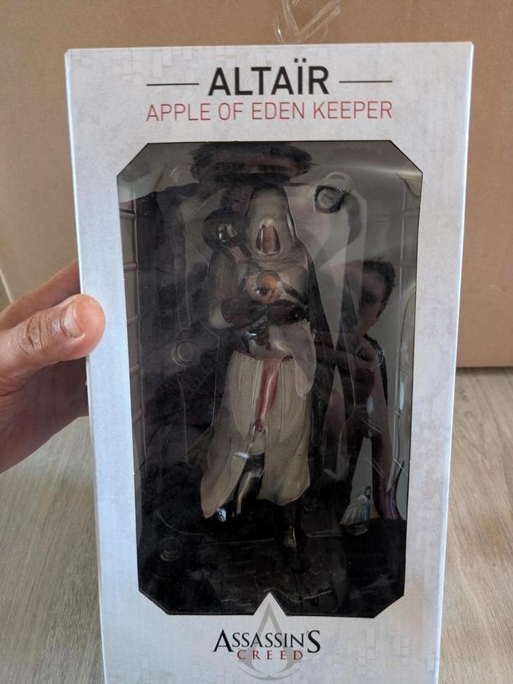 Assassin's Creed Altair Apple of Eden Keeper Statue Beeldje, Verzamelen, Beelden en Beeldjes, Zo goed als nieuw, Ophalen of Verzenden