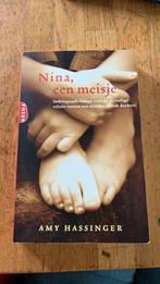 Amy Hassinger - Nina, een meisje, Ophalen of Verzenden, Zo goed als nieuw, Nederland, Amy Hassinger