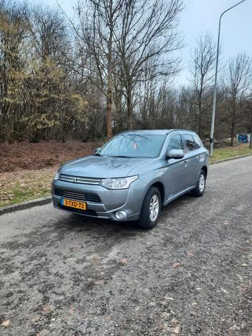 Mitsubishi Outlander 2.0 Dohc Mivec Phev 203pk 4WD CVT 5P beschikbaar voor biedingen