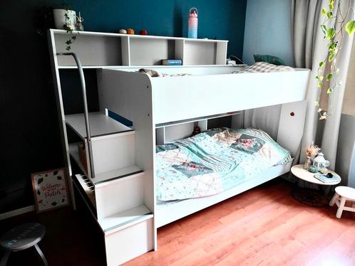 Stapelbed met trap en opberg mogelijkheid, Kinderen en Baby's, Kinderkamer | Stapelbedden en Hoogslapers, Zo goed als nieuw, Stapelbed