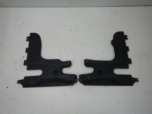 VW Tiguan 5NA Bodemplaat Set Links+Rechts 5QF825101A 5QF8251, Auto-onderdelen, Carrosserie en Plaatwerk, Volkswagen, Gebruikt