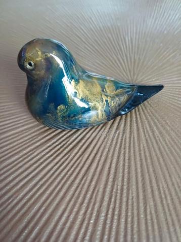  Vogel met Groen Gouden Kleuren beschikbaar voor biedingen