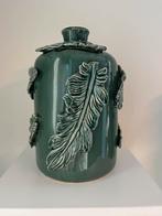 Vaas keramiek groen handgemaakt, Huis en Inrichting, Ophalen, Nieuw, Aardewerk of Porselein, Minder dan 50 cm