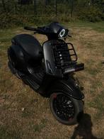 Vespa sprint 2019 ( FULL OPTION ), Fietsen en Brommers, Ophalen, Vespa S, Zo goed als nieuw, Benzine