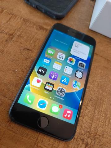 Iphone 8  memory 64GB simlock en iCloud vrij + hoes beschikbaar voor biedingen