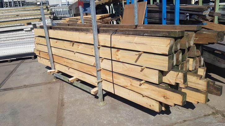 3 - Houten balken, vurenhout, grenen, aan zijkant gezaagd, Doe-het-zelf en Verbouw, Hout en Planken, Zo goed als nieuw, Balk, Vuren