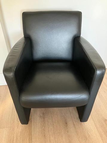 Te koop: Z.G.A.N. nette zwarte fauteuil, zonder beschadiging beschikbaar voor biedingen