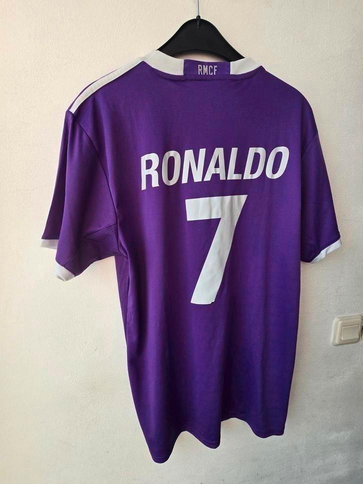 Real madrid ronaldo shirt maat L, Kleding | Heren, Sportkleding, Zo goed als nieuw, Voetbal, Maat 52/54 (L), Paars, Ophalen of Verzenden