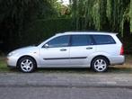 Ford Focus Wagon 1.8 16V Ghia met Airco en Trekhaak, Gebruikt, Metallic lak, Origineel Nederlands, Handgeschakeld