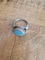 Antieke, Tibetaanse ring met ronde turquoise zegel mt 17., Ophalen of Verzenden, Zilver, Ring, Met edelsteen