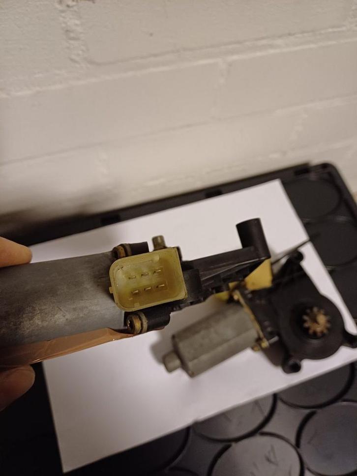 Mercedes-Benz C-Klasse W202 Raammotor Rechts 0130821709, Auto-onderdelen, Ruiten en Toebehoren, Mercedes-Benz, Gebruikt, Ophalen of Verzenden