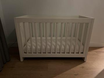 Babys Only wit ledikantje met matras beschikbaar voor biedingen