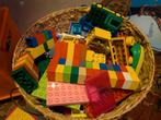 2 bakken met duplo en onderplaten, Kinderen en Baby's, Speelgoed | Bouwstenen, Ophalen, Gebruikt, Overige merken