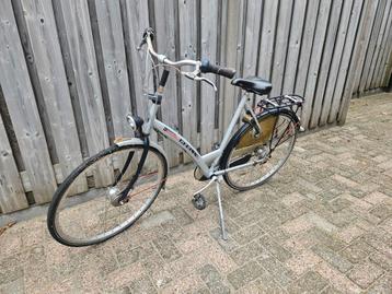 2x Damesfietsen Giant - Gazelle  beschikbaar voor biedingen