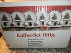 Kerstservies met versierde kerstbomen., Huis en Inrichting, Keuken | Servies, Ophalen, Zo goed als nieuw, Overige stijlen, Kop(pen) en/of Schotel(s)