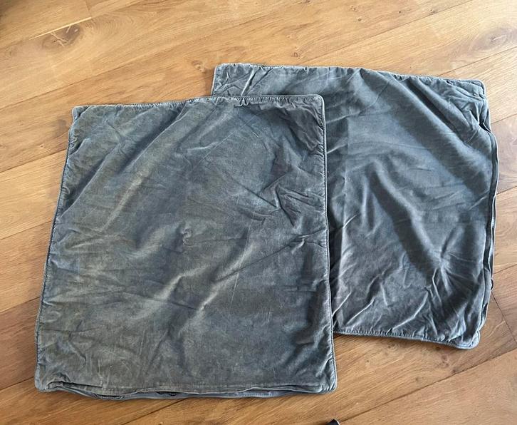 Grijze kussenhoezen Ikea Sanela (65x65), Huis en Inrichting, Woonaccessoires | Kussens, Gebruikt, Grijs, Vierkant, Ophalen of Verzenden