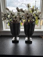 Twee prachtige zilveren potten met zijdebloemen, Ophalen, Zo goed als nieuw
