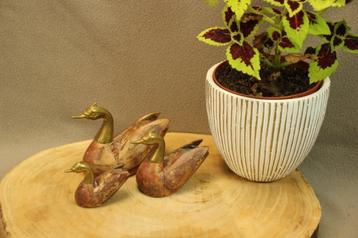 Vintage messing houten zwanen beschikbaar voor biedingen