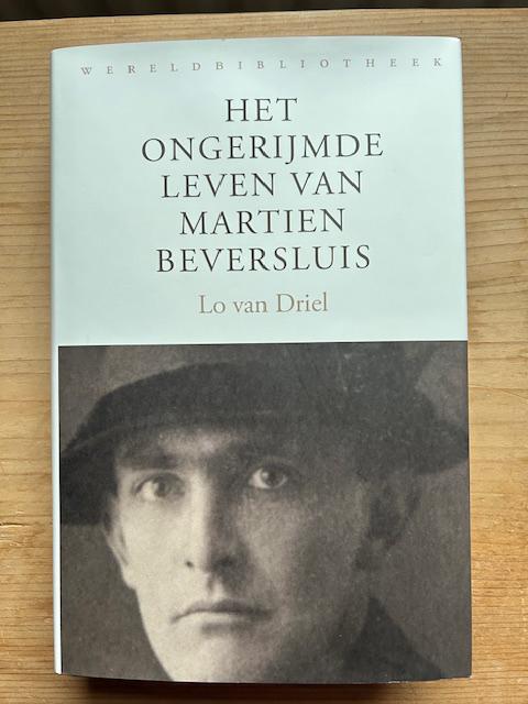 Het ongerijmde leven van Martien Beversluis., Boeken, Biografieën, Zo goed als nieuw, Ophalen