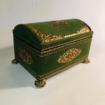 Metalen blik bekleed met groen vilt, vintage beschikbaar voor biedingen