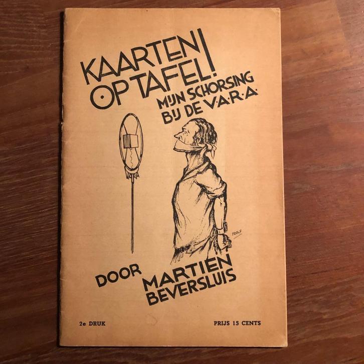 1935 Martien Bevrsluis: Kaarten op tafel. Mijn schorsing bij, Boeken, Oorlog en Militair, Gelezen, Overige onderwerpen, Ophalen of Verzenden
