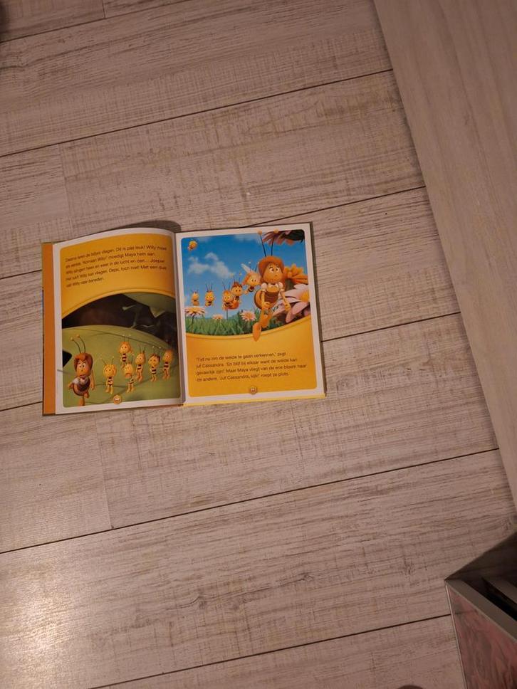 Gratis ophalen: Maya Voorleesverhalen, Boeken, Kinderboeken | Jeugd | onder 10 jaar, Zo goed als nieuw, Fictie algemeen, Ophalen