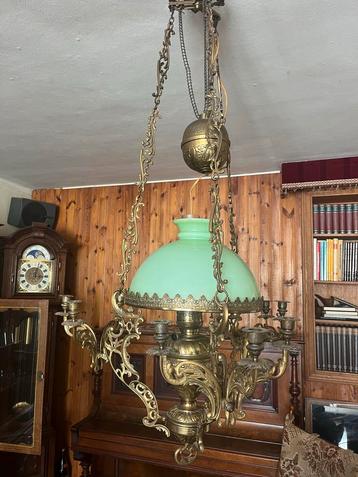 Antieke Hanglamp met Groene Kap en Messing Frame beschikbaar voor biedingen