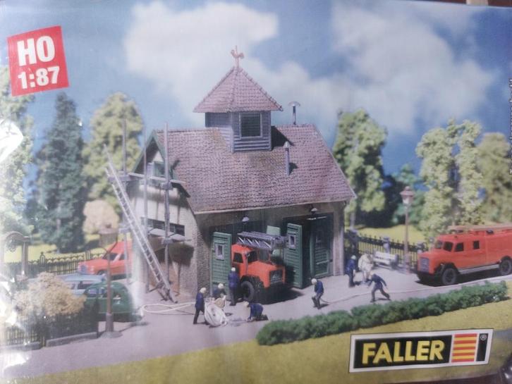 Faller 130268 - Dorpsbrandweerkazerne (nieuw) – H0, Hobby en Vrije tijd, Modeltreinen | H0, Nieuw, Brug, Tunnel of Gebouw, Gelijkstroom of Wisselstroom