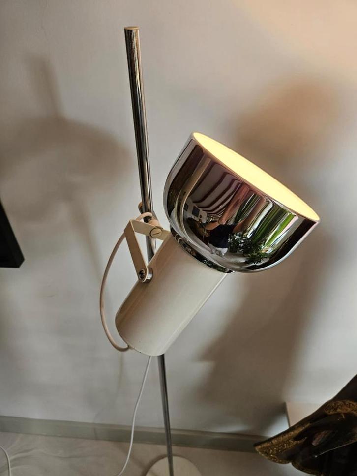 Vintage chromen witte vloerlamp, Huis en Inrichting, Lampen | Vloerlampen, Zo goed als nieuw, Ophalen