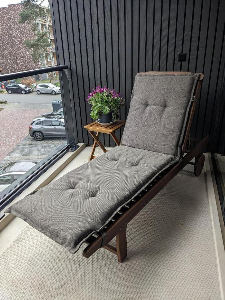 Houten ligbed met kussen, Tuin en Terras, Ligbedden, Gebruikt, Hout, Verstelbaar, Verrijdbaar, Ophalen