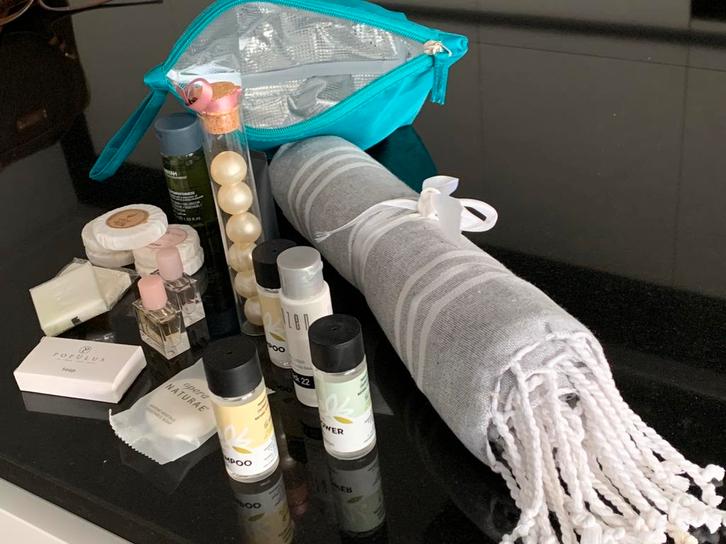 Hamamdoek  en Losse spullen voor vakantie, Huis en Inrichting, Badkamer | Badtextiel en Accessoires, Zo goed als nieuw, Wit, Ophalen of Verzenden