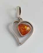 Zilveren kettinghanger hart met amber barnsteen 925 zilver, Met edelsteen, Ophalen of Verzenden, Zilver, Zilver
