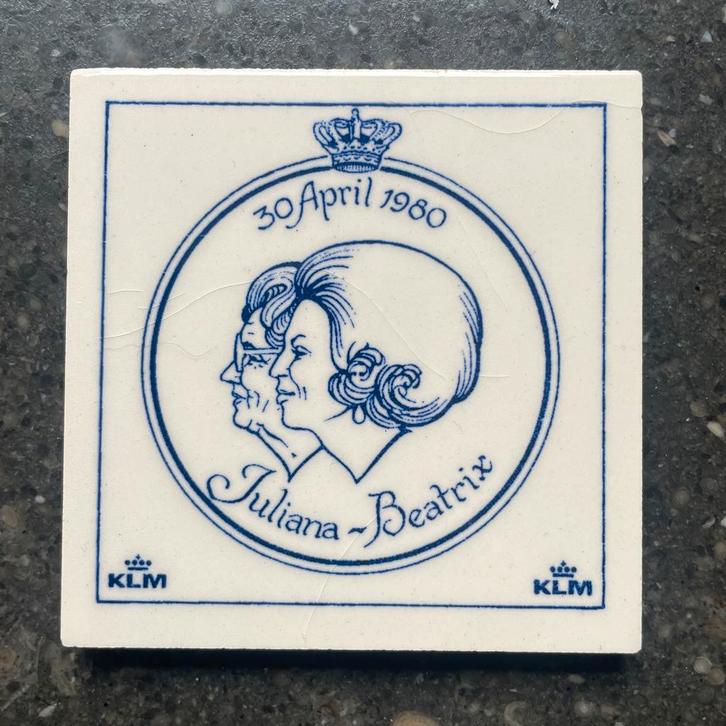 KLM Tegeltje Juliana Beatrix 30 April 1980, Antiek en Kunst, Antiek | Wandborden en Tegels, Ophalen of Verzenden