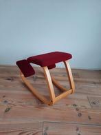 VARIER ( STOKKE ) KNIESTOEL ROOD, Ophalen of Verzenden, Zo goed als nieuw, Bureaustoel, Rood