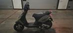 Zip 2000 4 takt 2013 3300 km!, Fietsen en Brommers, Ophalen, Zo goed als nieuw, Benzine, Piaggio