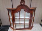 Klein mahoniehouten vitrine hangkastje, Huis en Inrichting, Kasten | Vitrinekasten, Ophalen, Met deur(en), Klassiek, 50 tot 100 cm