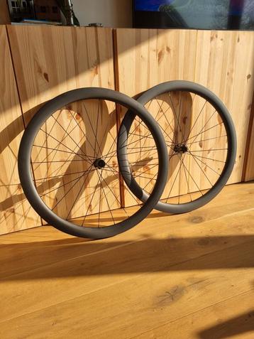 Handgespaakte 45mm carbon disc wielsets, zeer licht beschikbaar voor biedingen