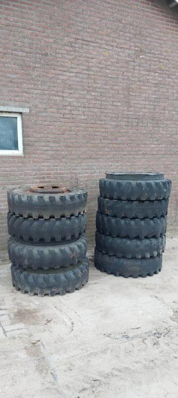 SET dubbellucht banden met 10 gaats velg 10.00-20 beschikbaar voor biedingen