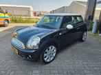Mini (r56) 1.6 2010 Dealer onderhouden, Nieuwe apk, Airco, Auto's, Voorwielaandrijving, Stof, 74 pk, Zwart