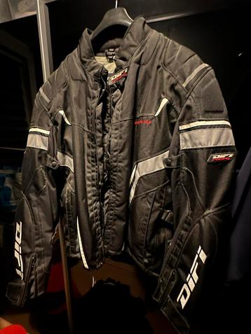 Motorjas beschikbaar voor biedingen