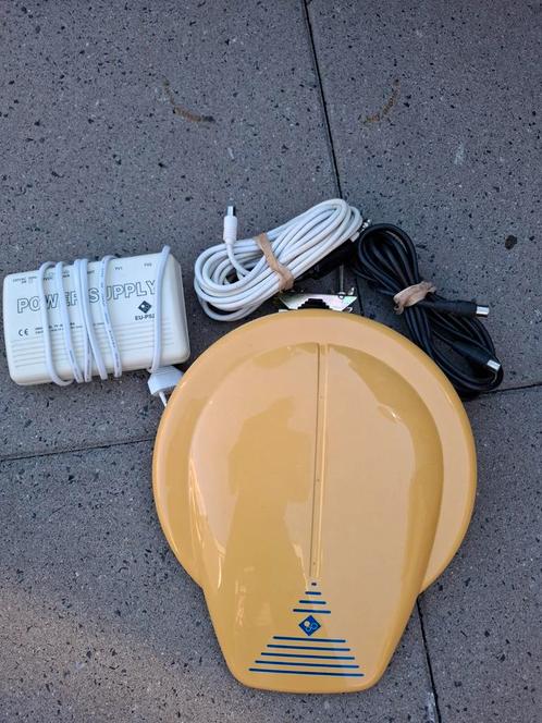 BUU 400 Actieve Kleurenantenne - VHF/UHF/FM, Audio, Tv en Foto, Schotelantennes, Zo goed als nieuw, (Schotel)antenne, Overige merken