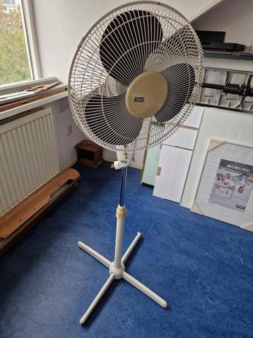 staande ventilator beschikbaar voor biedingen