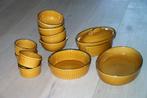 Te koop: Servies bakjes kommen schalen 1970 bruin ribbel CCF, Nieuw, Ophalen of Verzenden, Kom(men), Overige stijlen