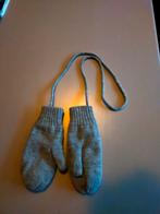 Grijze handschoenen met koord maat 122/128, Kinderen en Baby's, Kinderkleding | Mutsen, Sjaals en Handschoenen, Handschoenen, Jongen of Meisje